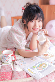 《漂亮的女邻居》在线